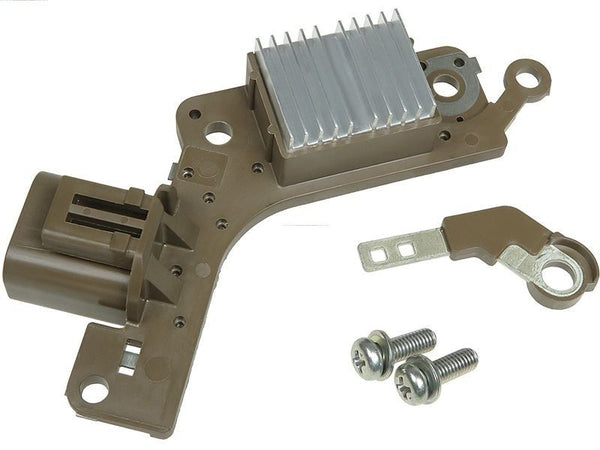 Regulator tensiune ORIGINAL MITSUBISHI 24V  pentru Case, Caterpillar, Hitachi, John Deere, Mitsubishi, Kobelco, Tadano etc. | Coduri echivalente UD16713(MITSUBISHI)ARE, CRE35609GS, REG5033, A866X38282